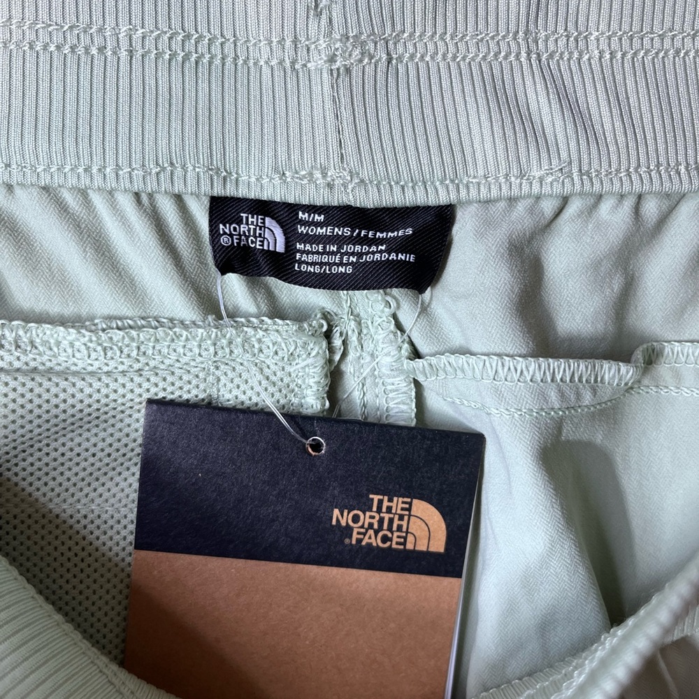 The North Face Aphrodite Bermuda Shorts Women’s Medium Long Misty Sage NWT - Picture 8 of 9